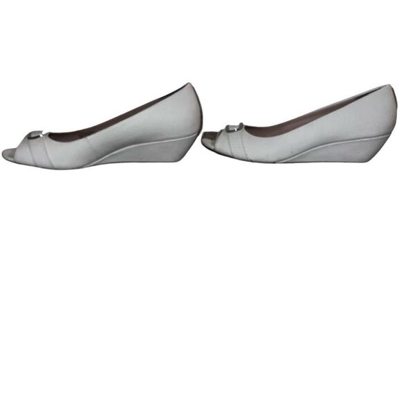 Size 8 white Alfani Carterr Peep Toe Platform Sandals Step N Flex - Picture 2 of 7